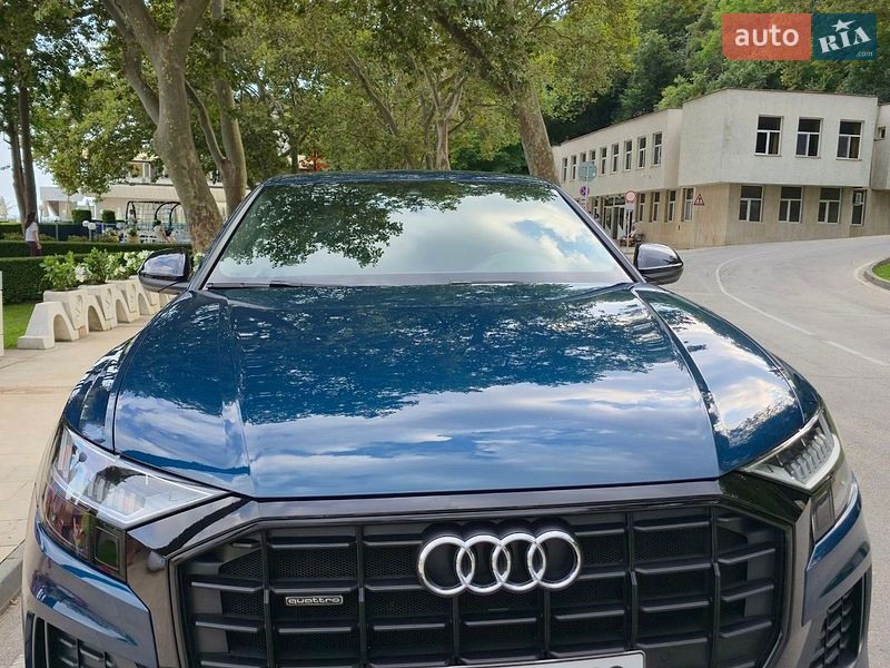 Внедорожник / Кроссовер Audi Q8 2020 в Киеве