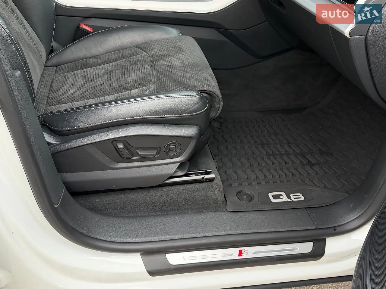2020 Audi Q8 - мініатюра 25