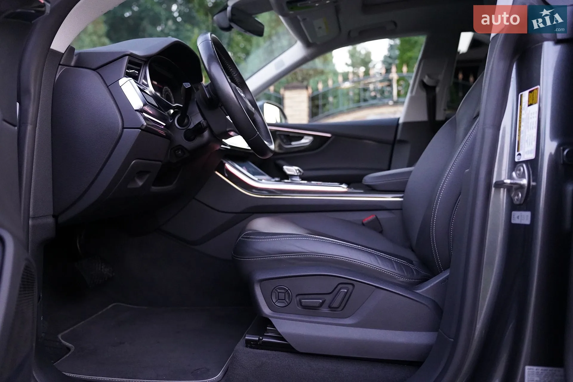 2019 Audi Q8 - мініатюра 18