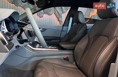Внедорожник / Кроссовер Audi Q8 2025 в Львове