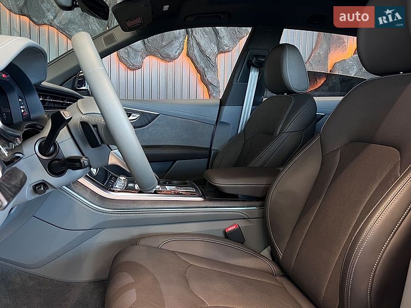 Внедорожник / Кроссовер Audi Q8 2025 в Львове