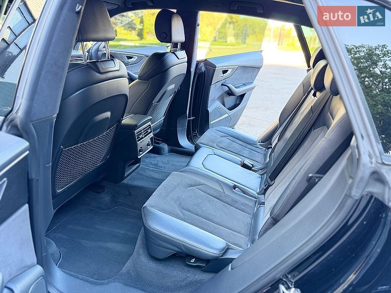 Внедорожник / Кроссовер Audi Q8 2019 в Киеве