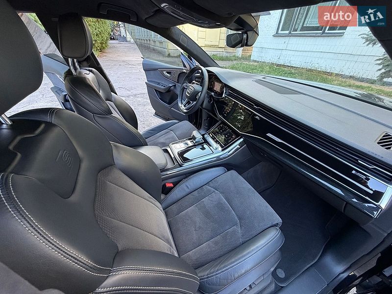 Внедорожник / Кроссовер Audi Q8 2019 в Киеве