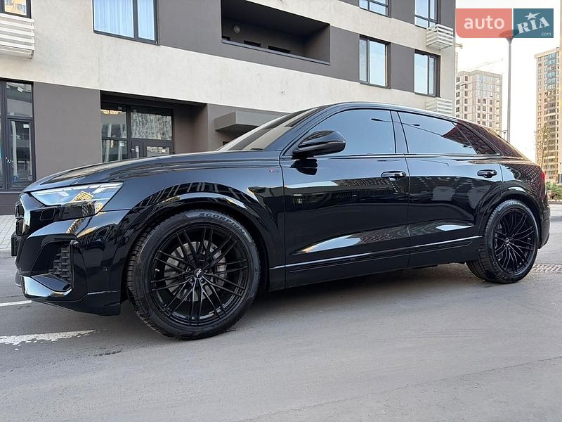 Внедорожник / Кроссовер Audi Q8 2026 в Киеве