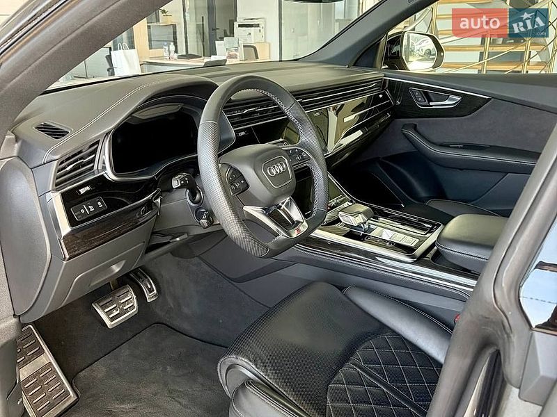 Позашляховик / Кросовер Audi Q8 2023 в Ужгороді