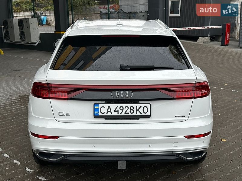 Позашляховик / Кросовер Audi Q8 2021 в Києві