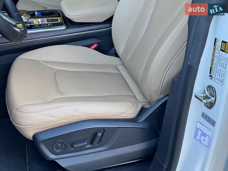 Внедорожник / Кроссовер Audi Q8 2021 в Киеве