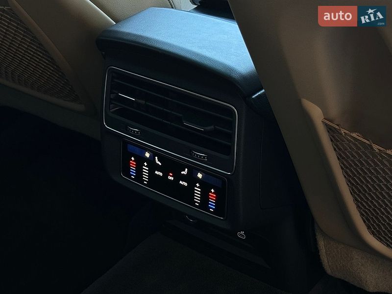 Внедорожник / Кроссовер Audi Q8 2021 в Киеве