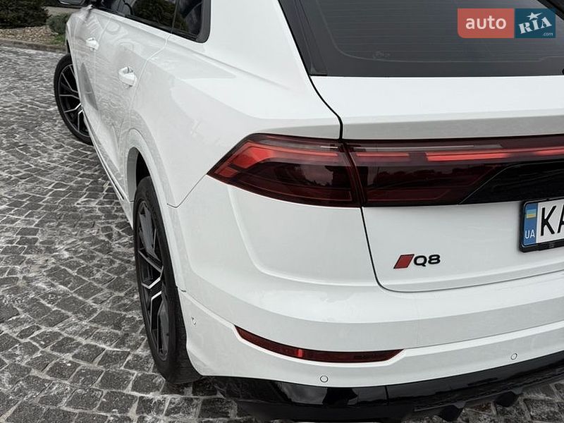 Позашляховик / Кросовер Audi Q8 2023 в Києві