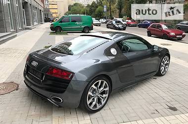 Купе Audi R8 2010 в 