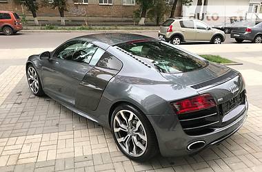 Купе Audi R8 2010 в 