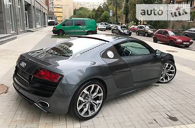 Купе Audi R8 2010 в 