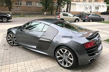 Купе Audi R8 2010 в 
