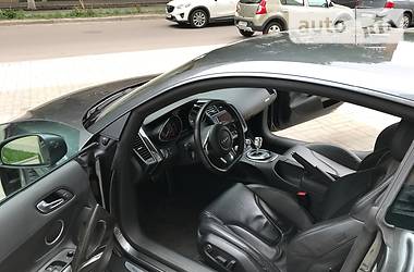 Купе Audi R8 2010 в 