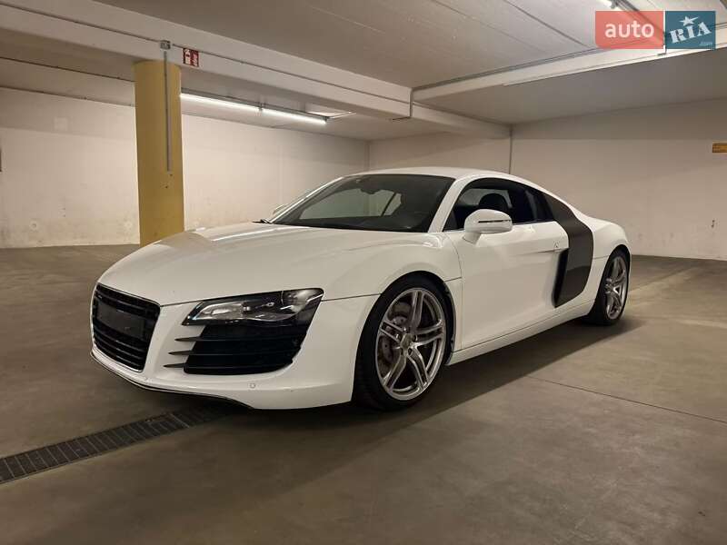 Купе Audi R8 2008 в 