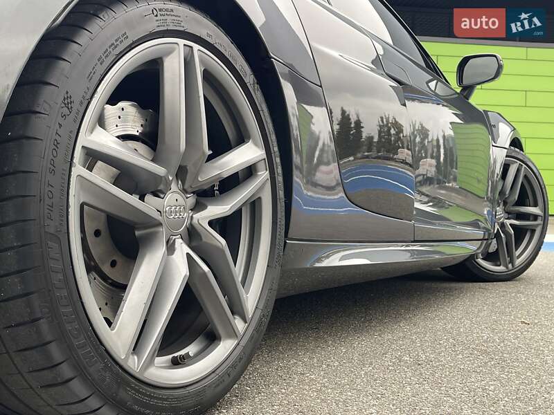 Купе Audi R8 2013 в Киеве