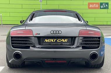Купе Audi R8 2013 в  фото 16 Купе Audi R8 2013 в
