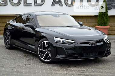 Купе Audi RS e-tron GT 2021 в 