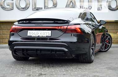 Купе Audi RS e-tron GT 2021 в 