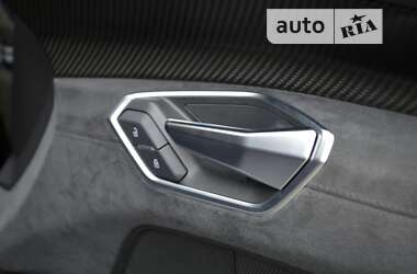 Купе Audi RS e-tron GT 2021 в 
