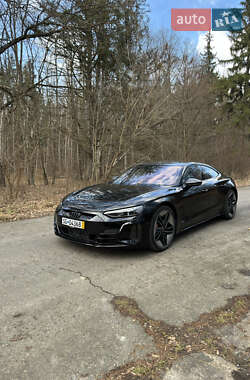 Купе Audi RS e-tron GT 2021 в 