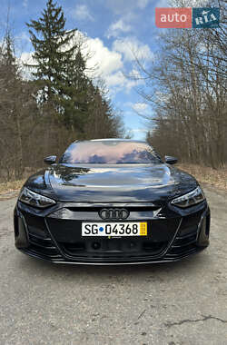 Купе Audi RS e-tron GT 2021 в 