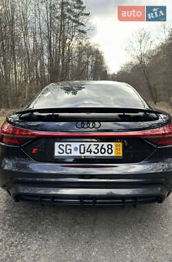 Купе Audi RS e-tron GT 2021 в 