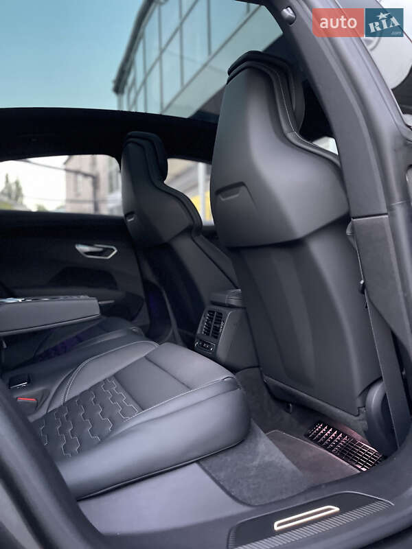Купе Audi RS e-tron GT 2021 в Одесі