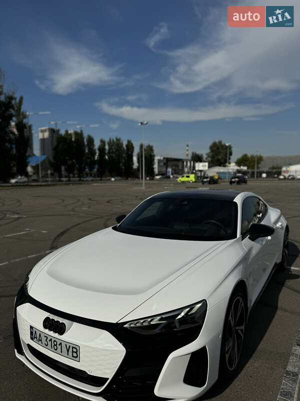 Купе Audi RS e-tron GT 2023 в Киеве