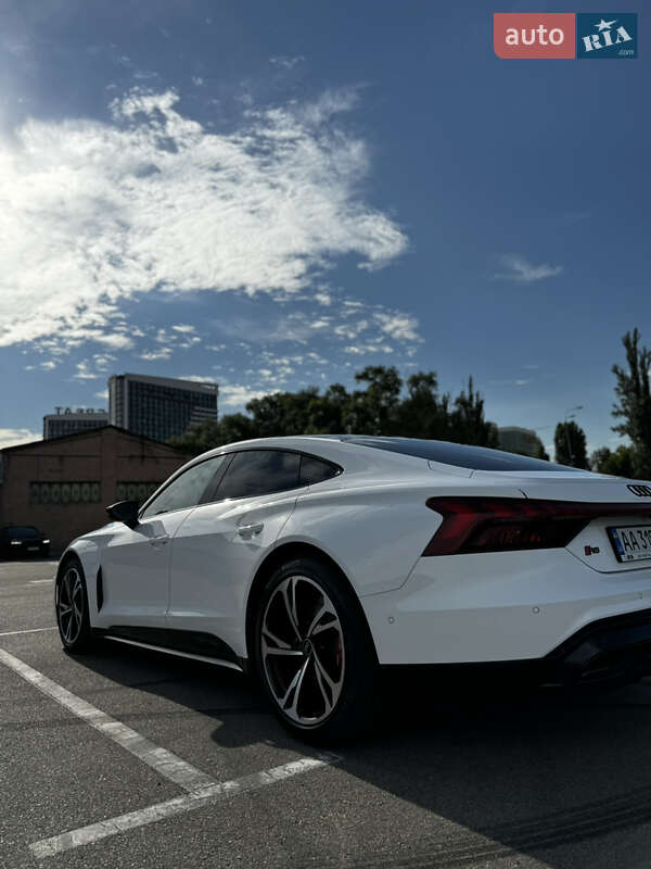 Купе Audi RS e-tron GT 2023 в Киеве