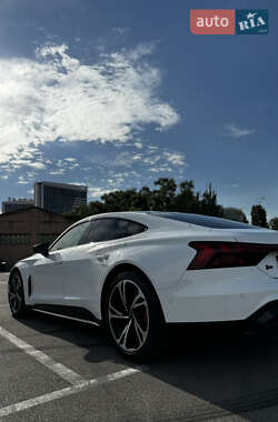 Купе Audi RS e-tron GT 2023 в 