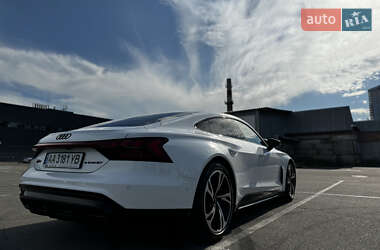 Купе Audi RS e-tron GT 2023 в 
