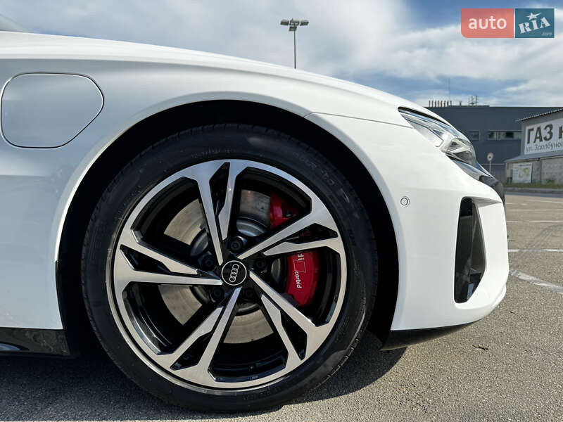 Купе Audi RS e-tron GT 2023 в Киеве