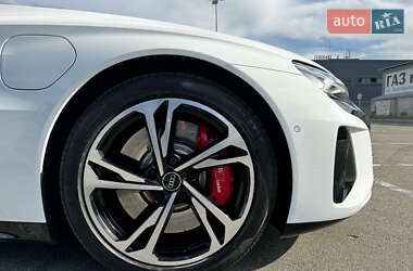 Купе Audi RS e-tron GT 2023 в 