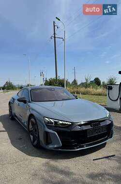 Купе Audi RS e-tron GT 2021 в 