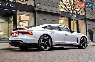 Купе Audi RS e-tron GT 2021 в 