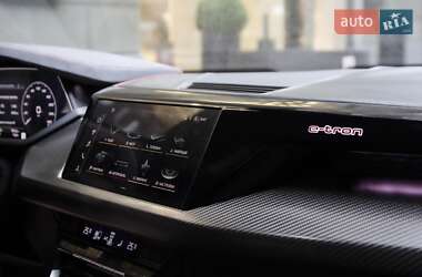 Купе Audi RS e-tron GT 2021 в 