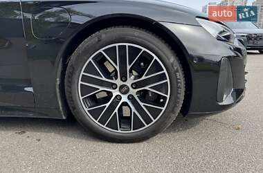 Купе Audi RS e-tron GT 2021 в 