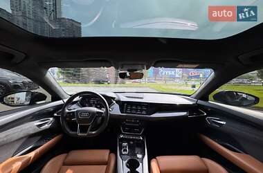 Купе Audi RS e-tron GT 2021 в 
