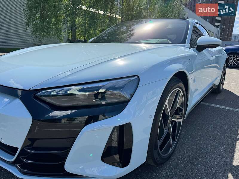 Купе Audi RS e-tron GT 2023 в Києві