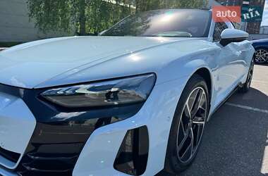 Купе Audi RS e-tron GT 2023 в 