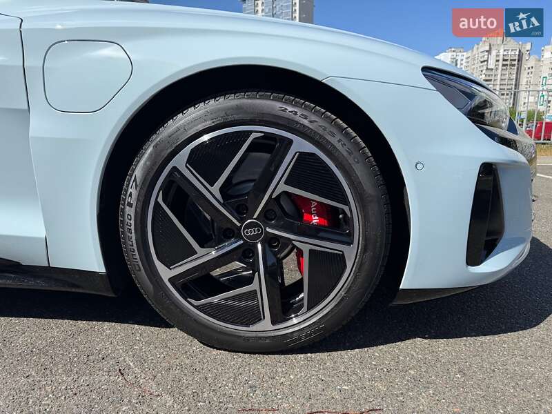 Купе Audi RS e-tron GT 2023 в Києві