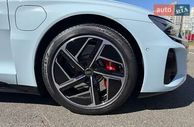 Купе Audi RS e-tron GT 2023 в 