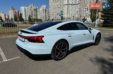 Купе Audi RS e-tron GT 2023 в 