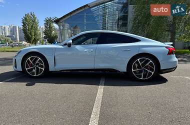 Купе Audi RS e-tron GT 2023 в 