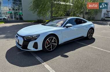 Купе Audi RS e-tron GT 2023 в 