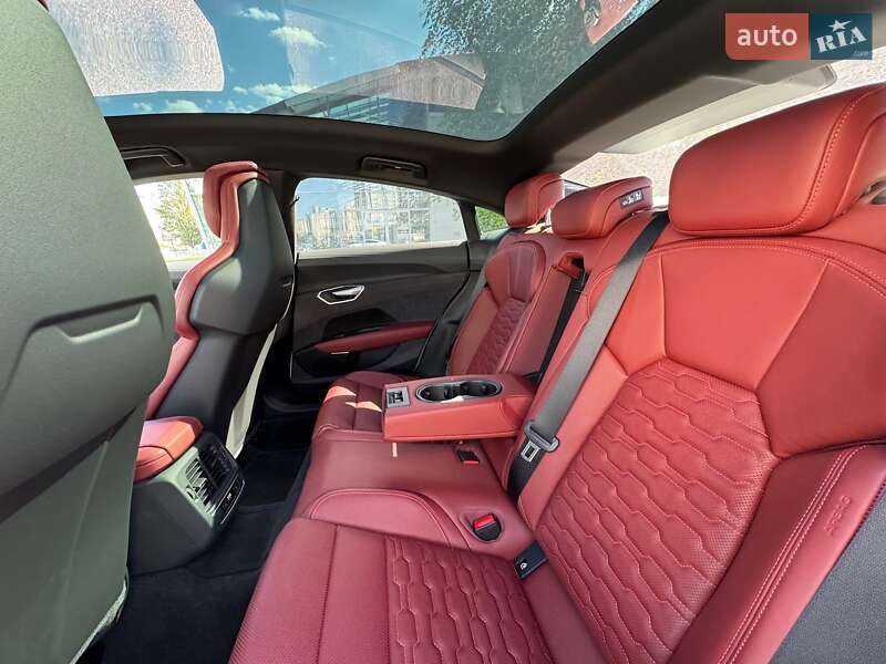 Купе Audi RS e-tron GT 2023 в Києві