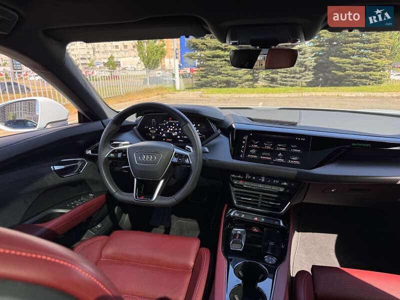 Купе Audi RS e-tron GT 2023 в Києві