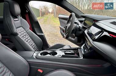 Купе Audi RS e-tron GT 2021 в 