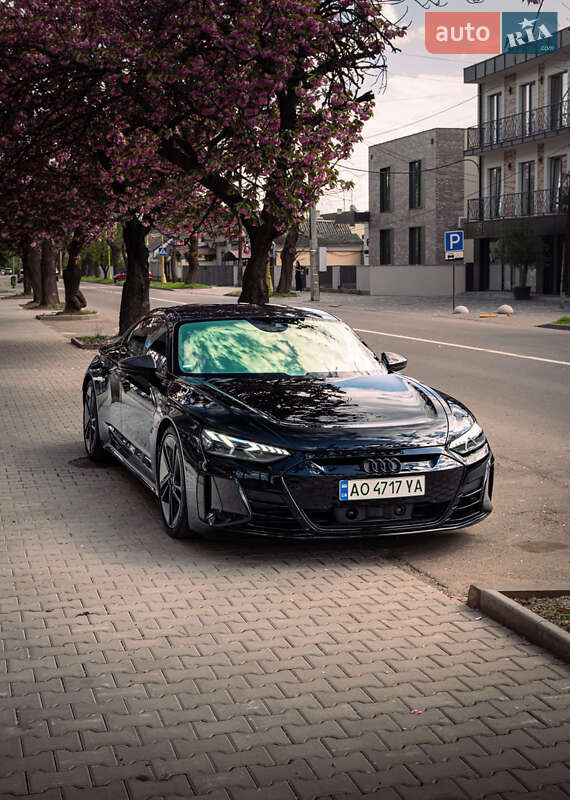 Купе Audi RS e-tron GT 2021 в Ужгороді